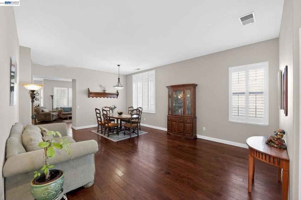 Photo of 309 Upton Pyne Dr Dr, Brentwood, CA 94513 (MLS # 41130929)