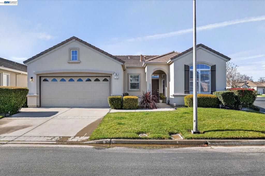 Photo of 309 Upton Pyne Dr Dr, Brentwood, CA 94513 (MLS # 41130929)