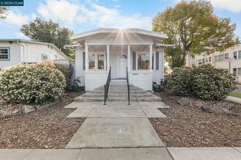 Photo of 1308 1308 Pine St St, Martinez, CA 94553 (MLS # 41126221)