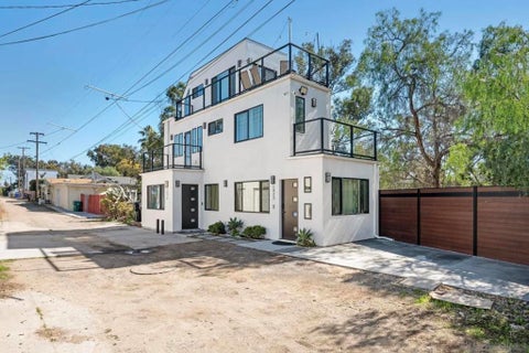 Photo of 1024 1022 Pascoe St. ST, San Diego, CA 92103 (MLS # 260007226SD)