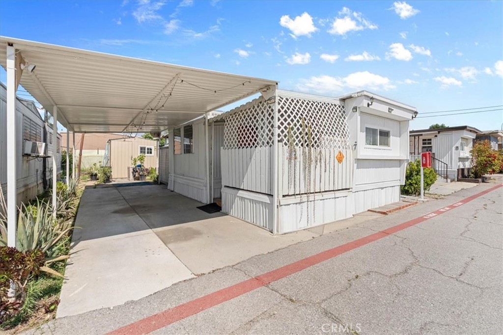 2260 W Rialto Ave 7
