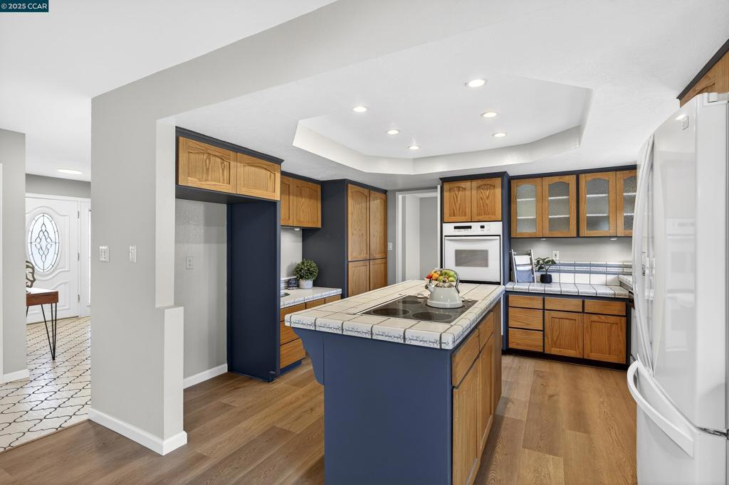 RODEO HILLS - Residential