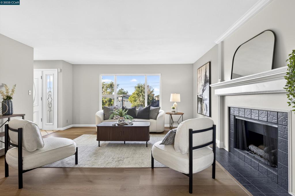 RODEO HILLS - Residential