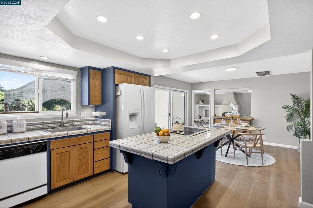 RODEO HILLS - Residential