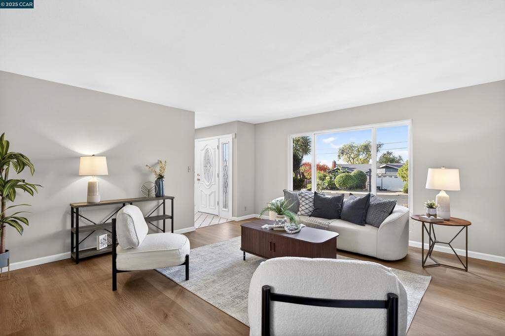 RODEO HILLS - Residential