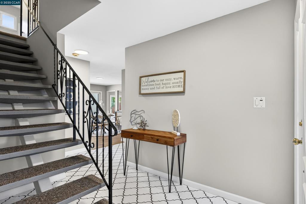 RODEO HILLS - Residential