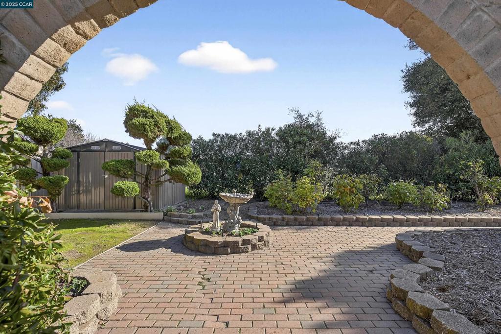 RODEO HILLS - Residential