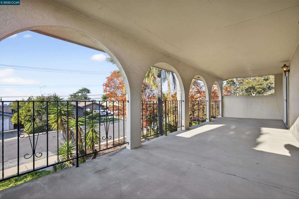 RODEO HILLS - Residential