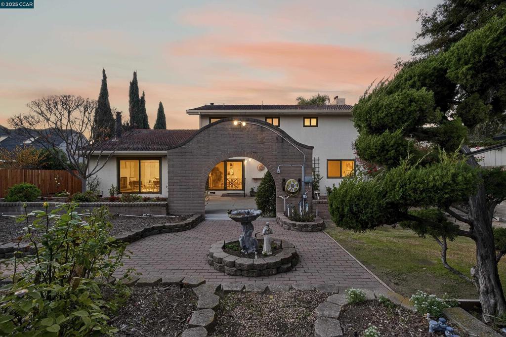 RODEO HILLS - Residential