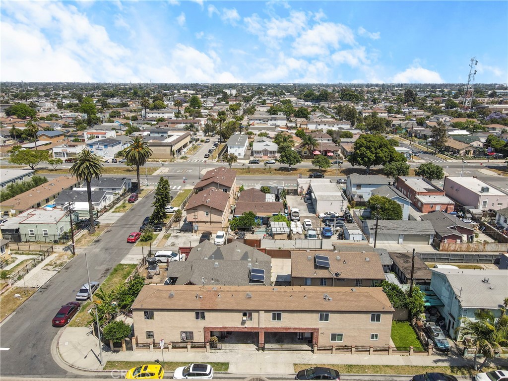 322 W 105th