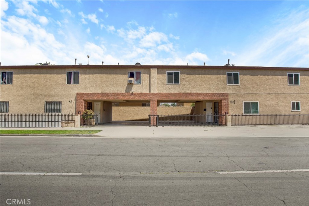 322 W 105th