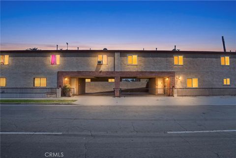 Photo of 322 W 105th St, Los Angeles, CA 90003 (MLS # SB26077166)
