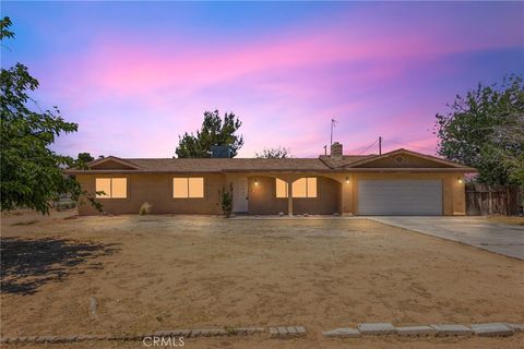 Photo of 13372 Tutelo RD, Apple Valley, CA 92308 (MLS # HD26110906)