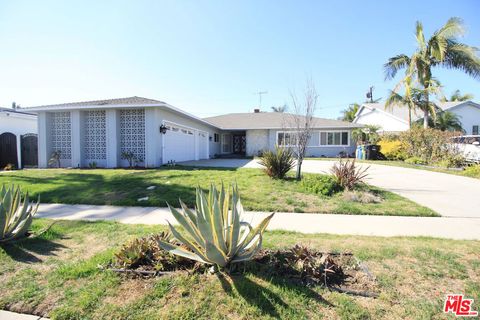Photo of 6605 S Sherbourne Drive, Los Angeles, CA 90056 (MLS # 26698249)