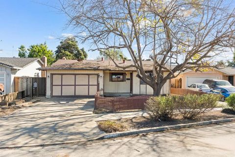 Photo of 2736 Twin Oaks Lane, San Jose, CA 95127 (MLS # ML82038625)
