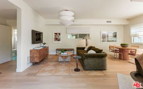 Photo of 8754 Dorrington Avenue, West Hollywood, CA 90048 (MLS # 26829021)