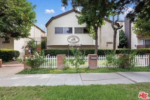 Photo of 14960 Victory Boulevard #101, Van Nuys, CA 91411 (MLS # 25608513) Photo of 14960 Victory Boulevard #101, Van Nuys, CA 91411 (MLS # 25608513)