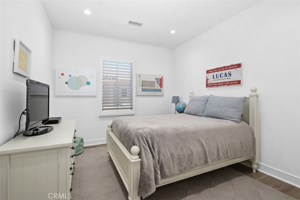 100 Della, Irvine CA 92602 - Photo 32