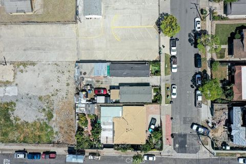 Photo of 1831 W 3rd St, Santa Ana, CA 92703 (MLS # PW26101631)
