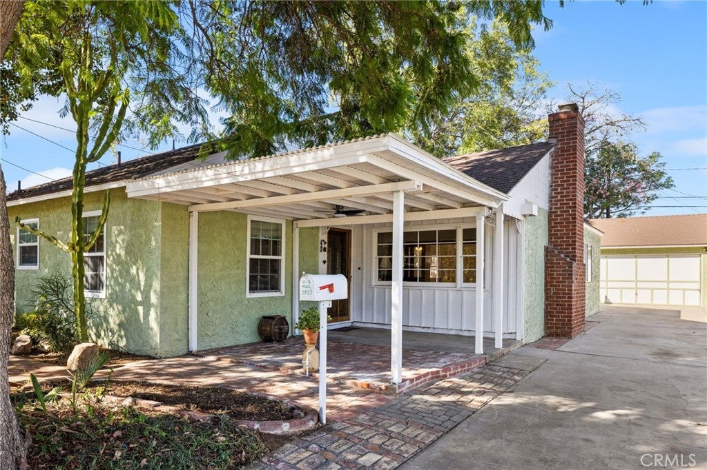 6825 Glacier Drive