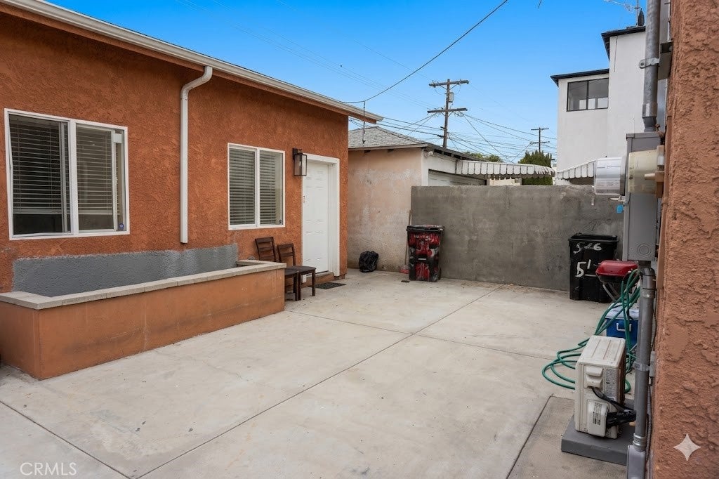 514 W 105th