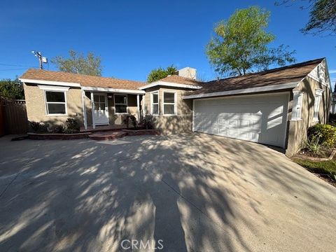 6923 Enfield Reseda CA 91335