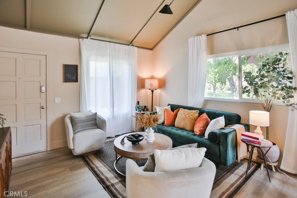 Casa De Laguna (CL) - Residential