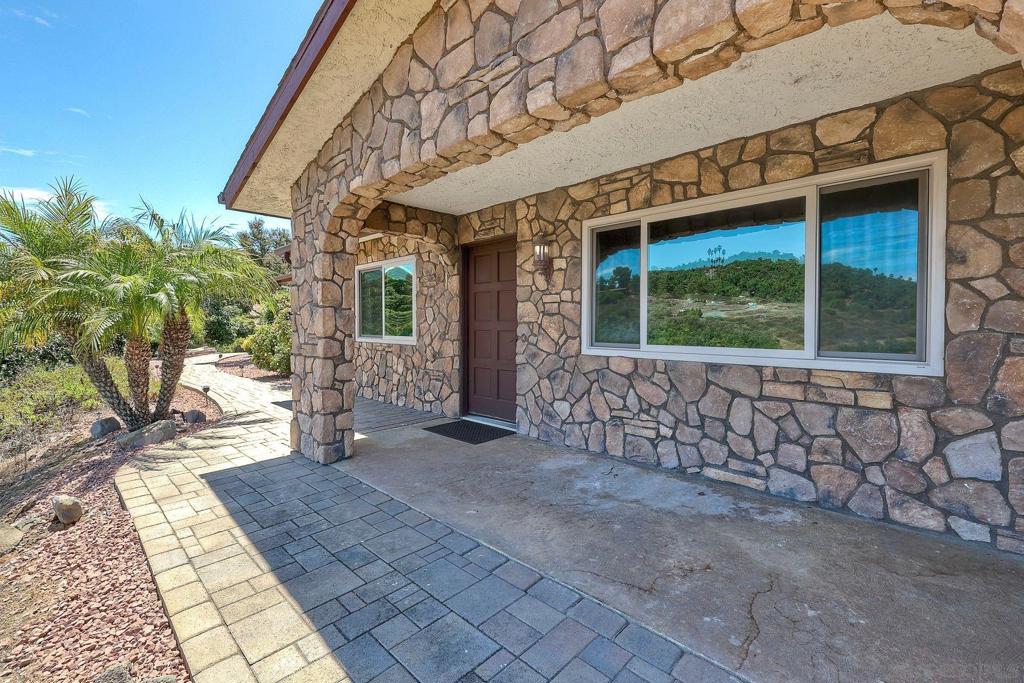 Properties 1 1070 El Paseo
