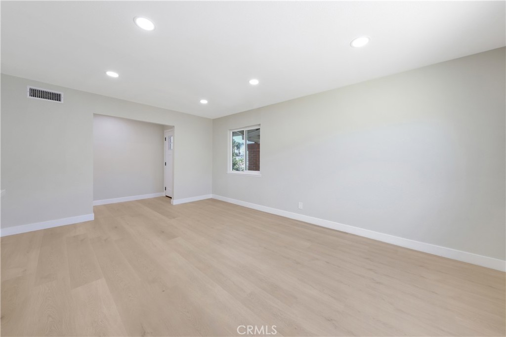 5623 Montgomery