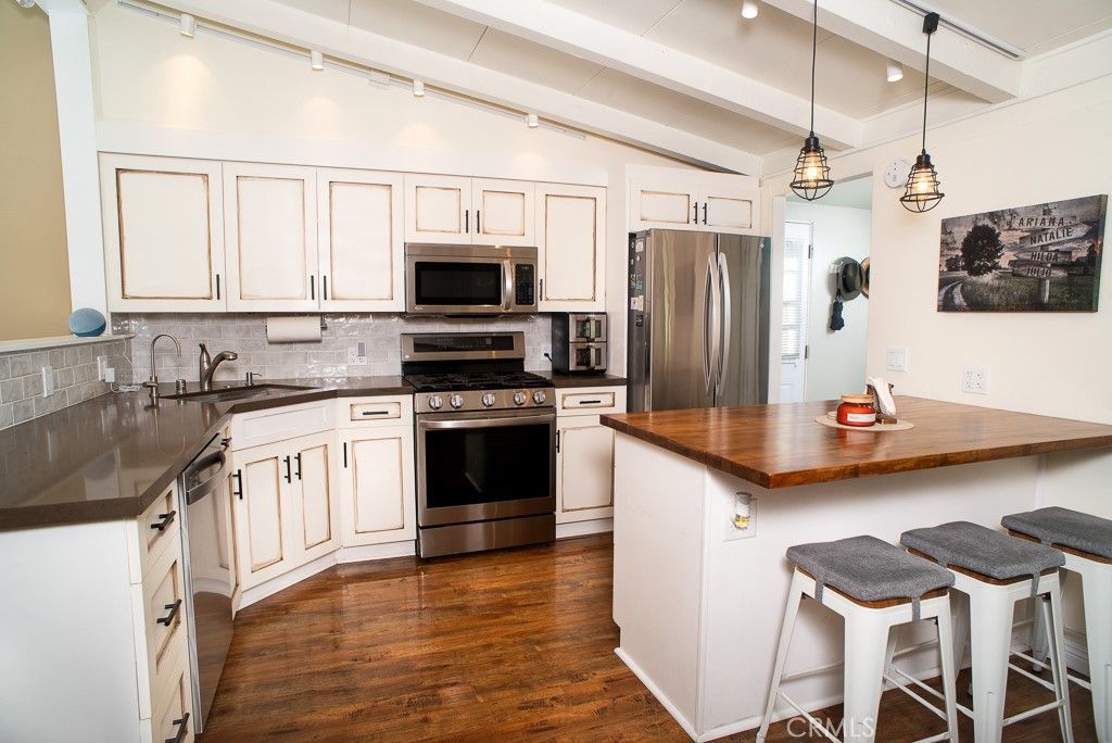 Photo of 13232 Desmond Street, Pacoima, CA 91331 (MLS # SR25263956)