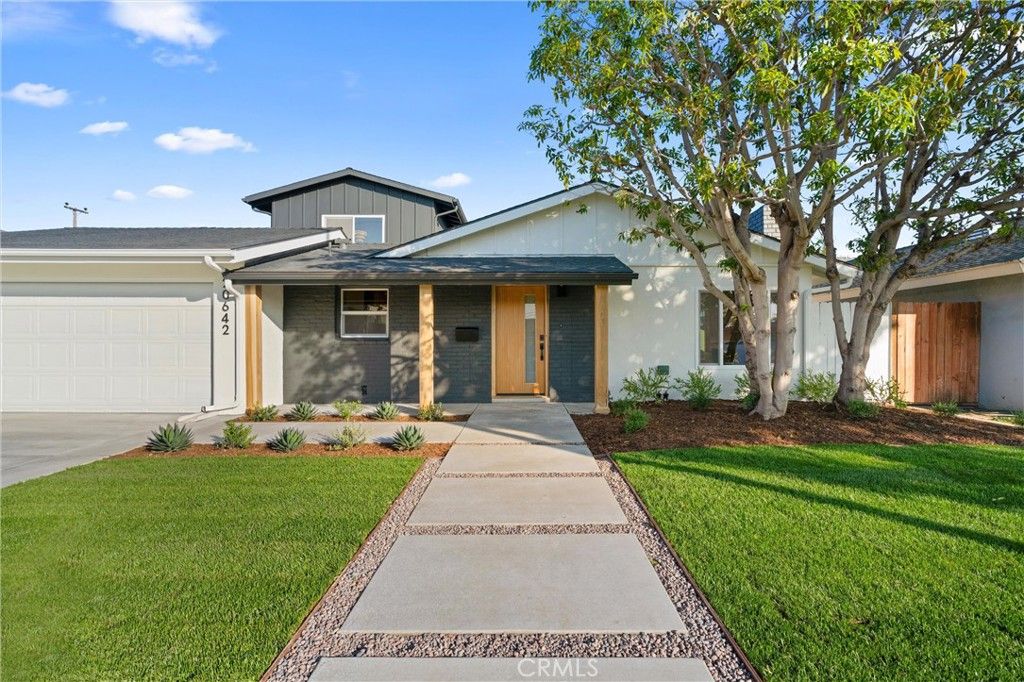 Photo of 20642 Goshawk Lane, Huntington Beach, CA 92646 (MLS # OC25272444)