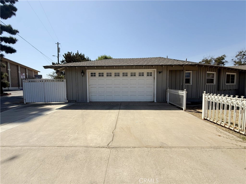 916 Oak Avenue