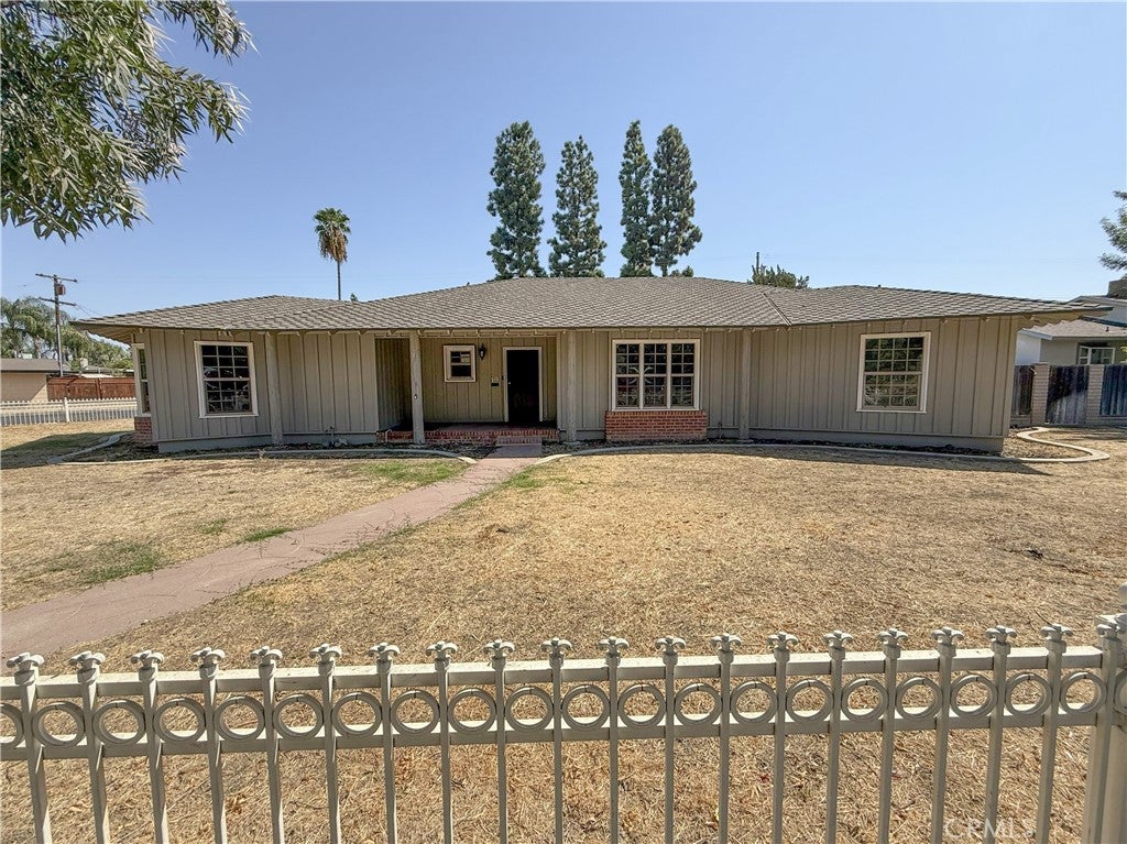 916 Oak Avenue