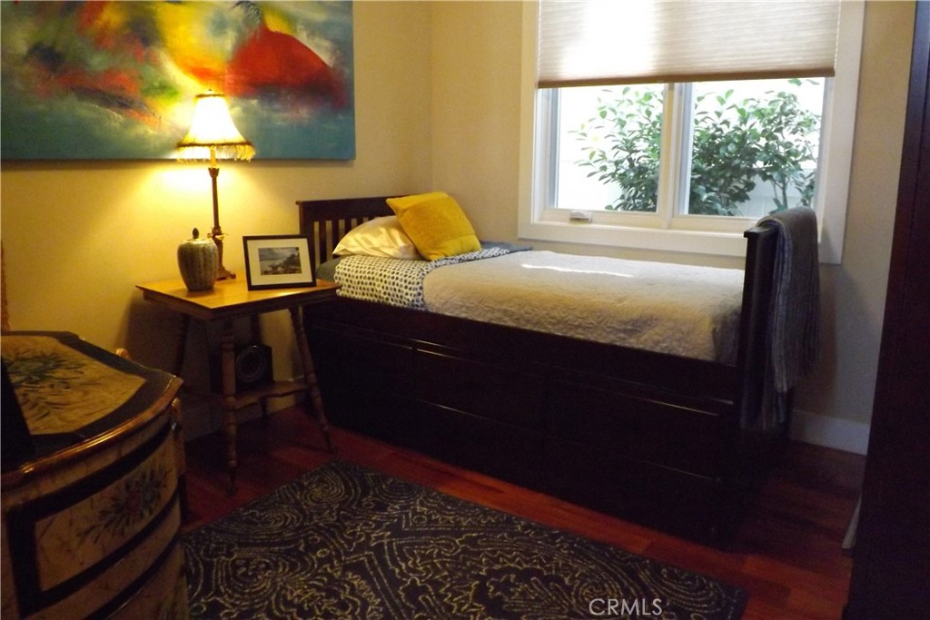 Corona del Mar North of PCH (CNHW) - Residential