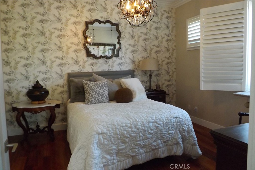 Corona del Mar North of PCH (CNHW) - Residential