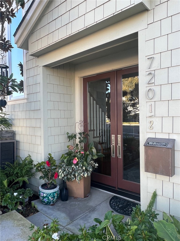Corona del Mar North of PCH (CNHW) - Residential