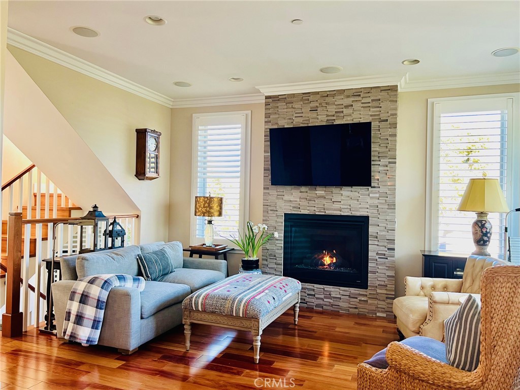 Corona del Mar North of PCH (CNHW) - Residential