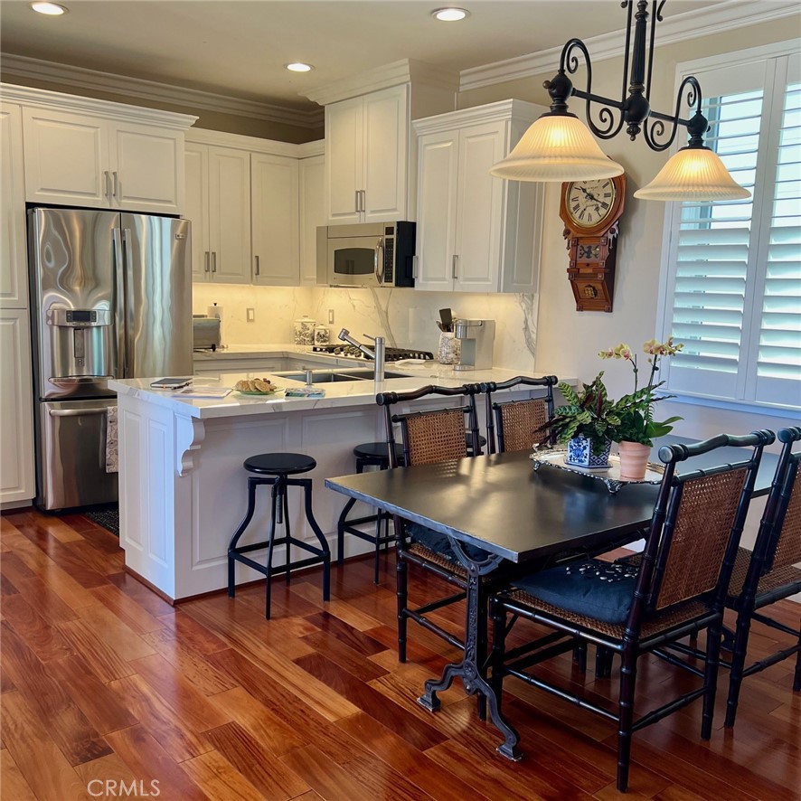 Corona del Mar North of PCH (CNHW) - Residential