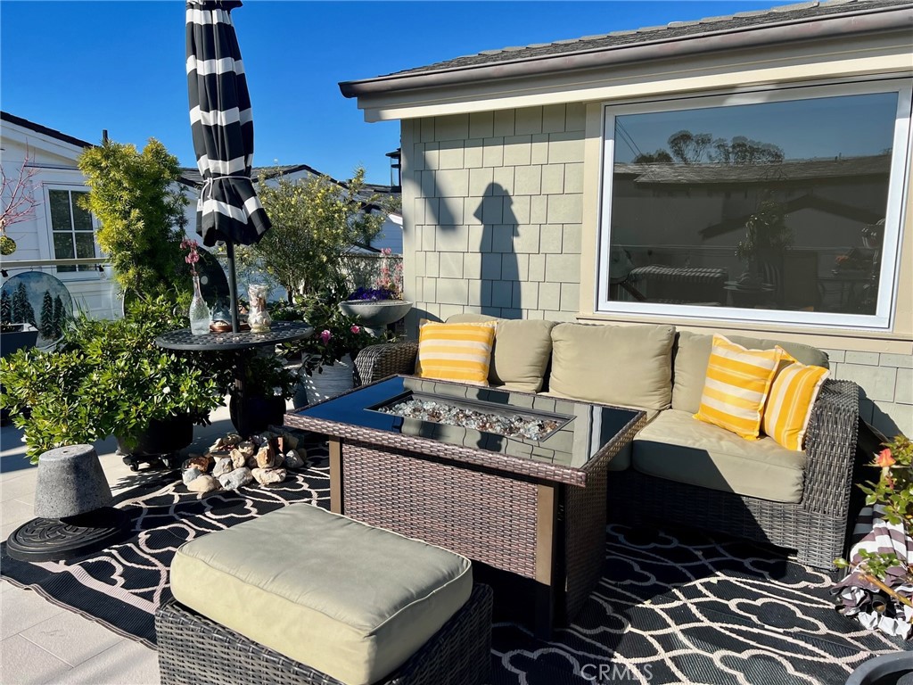 Corona del Mar North of PCH (CNHW) - Residential