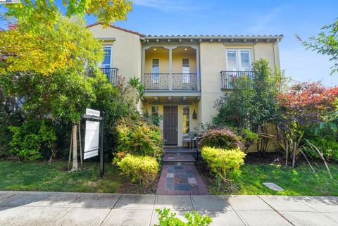 Photo of 250 Jack London Ave, Alameda, CA 94501 (MLS # 41111270) Photo of 250 Jack London Ave, Alameda, CA 94501 (MLS # 41111270)