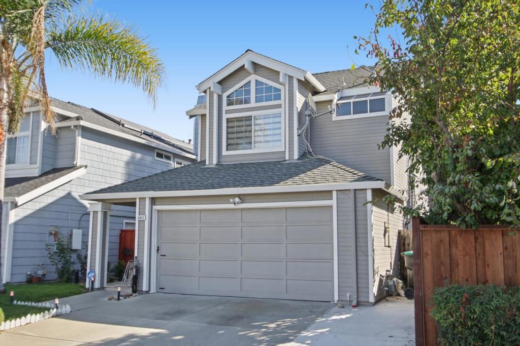 2211 Oakland Avenue