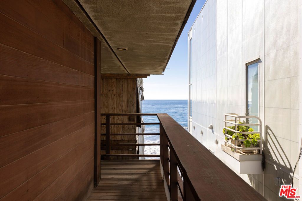 Photo of 25266 Malibu Road, Malibu, CA 90265 (MLS # 25627421)