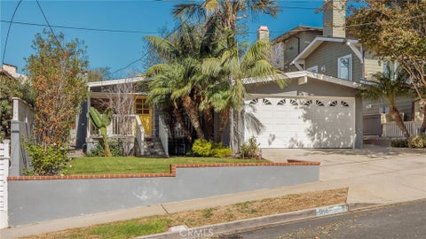 Photo of 519 14th ST, Manhattan Beach, CA 90266 (MLS # SB26228191)