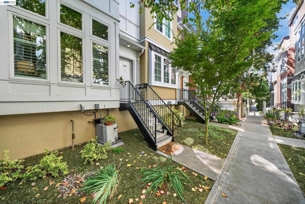 Photo of 206 Grayson Ter TER, San Jose, CA 95126 (MLS # 41147707)