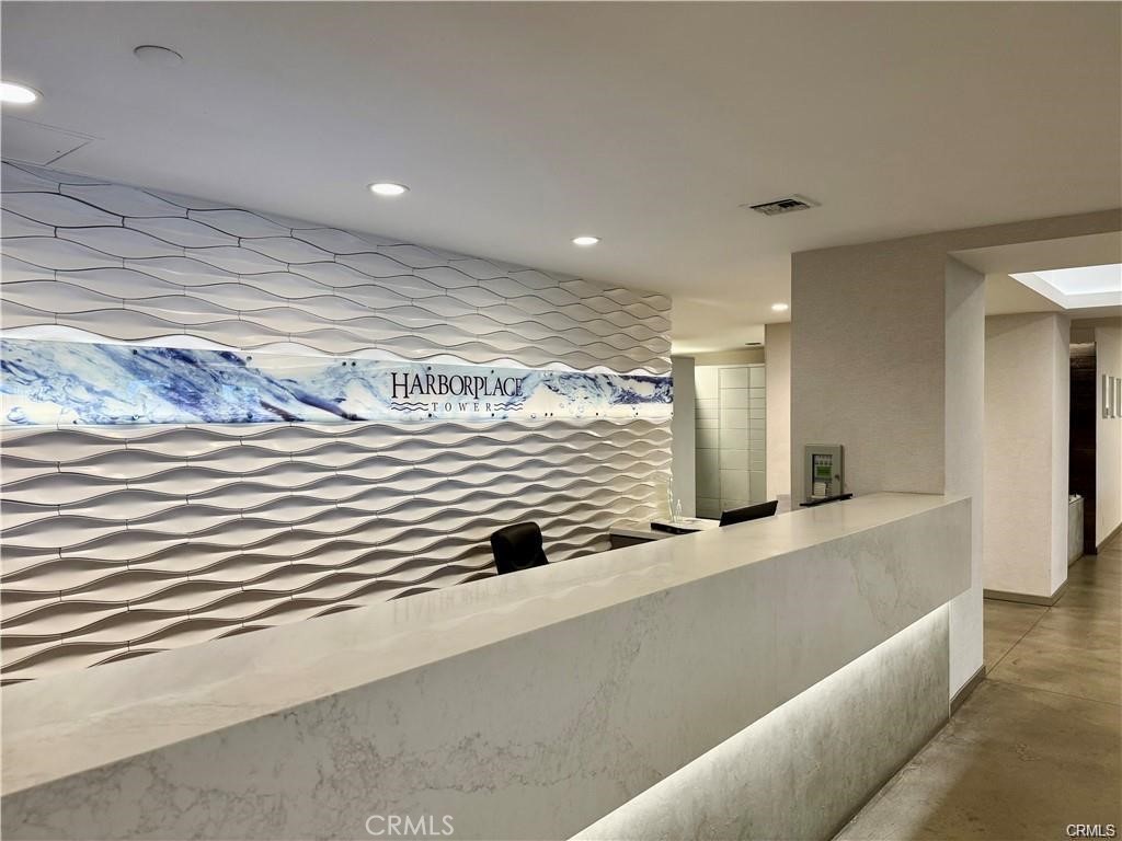 Downtown (DT) - Residential Lease