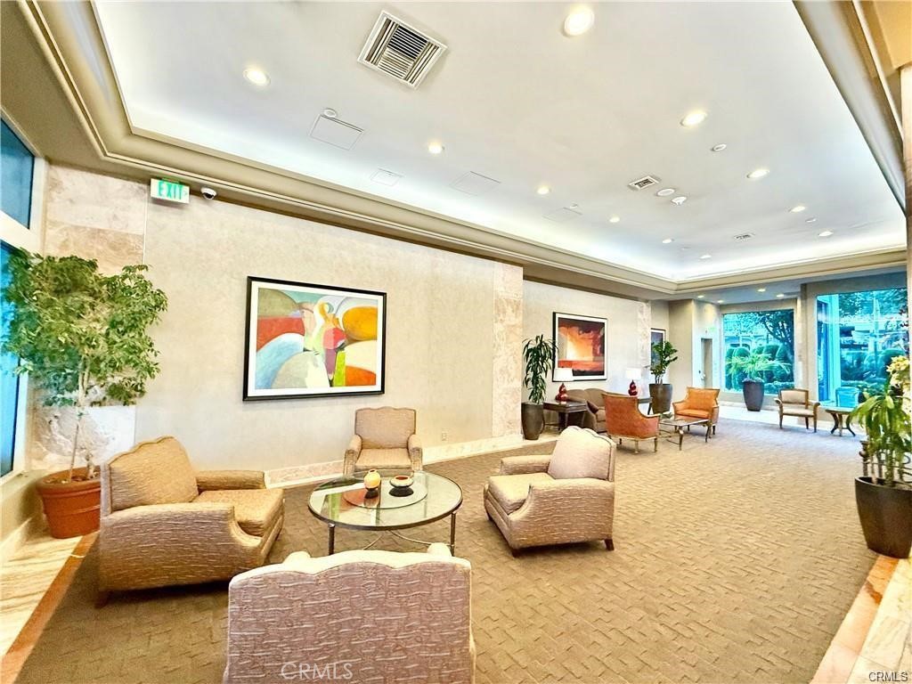 Downtown (DT) - Residential Lease