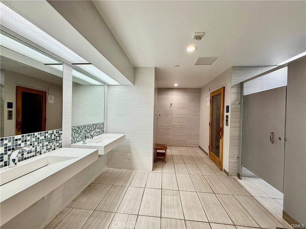 Downtown (DT) - Residential Lease