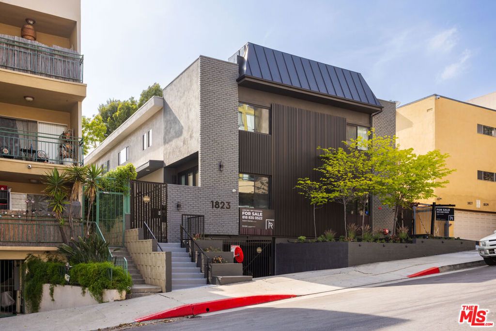 Photo of 1823 N Fuller Avenue #5, Los Angeles, CA 90046 (MLS # 25531749)