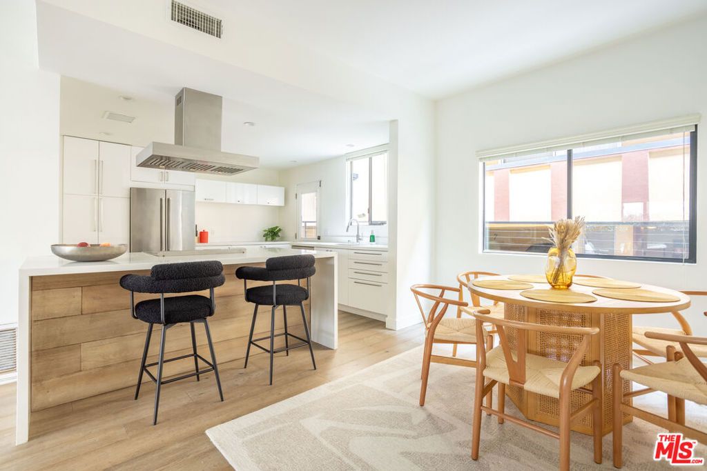 Photo of 1823 N Fuller Avenue #5, Los Angeles, CA 90046 (MLS # 25531749)