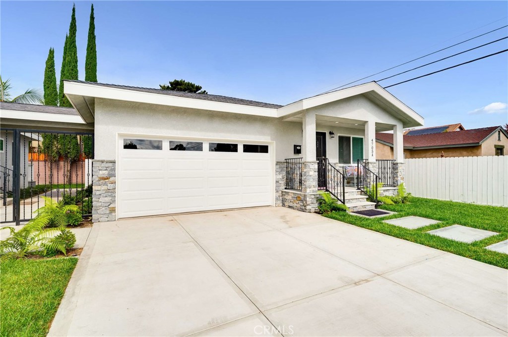 4705 Whitewood